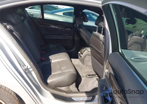 2015 BMW 740I z USA, uszkodzony, nr VIN WBAYA6C54FGK16635